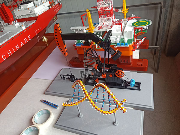 察布查尔锡伯船舶模型